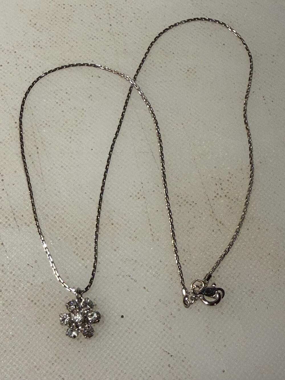 Vintage Avon Silver Tone Rhinestone Flower Pendant Necklace - Picture 6 of 6